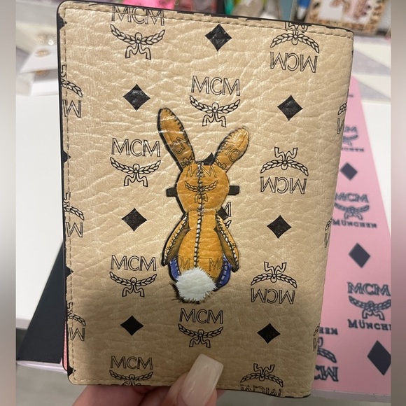 MCM Bunny Passport Holder - Picture 2 of 3